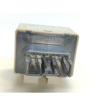 Recambio de caja reles / fusibles para toyota land cruiser (j12) 3.0 d4-d vx referencia OEM IAM 8274135110  