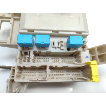 Recambio de caja reles / fusibles para toyota land cruiser (j12) 3.0 d4-d vx referencia OEM IAM 8274135110  
