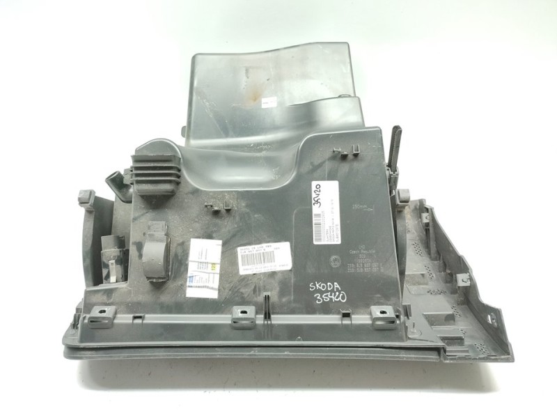 Recambio de guantera para skoda rapid active referencia OEM IAM 5JB857097E  