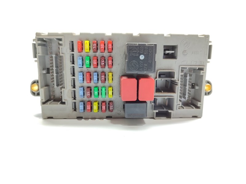 Recambio de caja reles / fusibles para fiat doblo (119) 1.9 8v multijet active com. (77kw) referencia OEM IAM 46520600CPL  