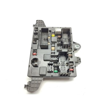 Recambio de caja reles / fusibles para opel astra j gtc sportive referencia OEM IAM 13368651  