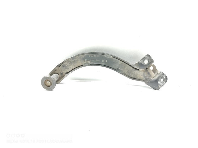 Recambio de soporte / guia puerta corredera para renault trafic furgón l1h1 2,9t referencia OEM IAM D312370J  