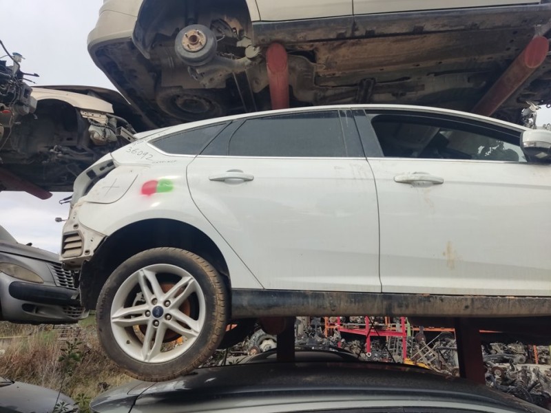 Recambio de puerta trasera derecha para ford focus lim. business referencia OEM IAM 2172759  