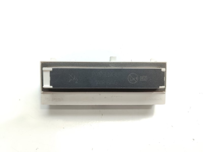 Recambio de pantalla multifuncion para suzuki swace 1.8 hybrid gle referencia OEM IAM 8395002520A  