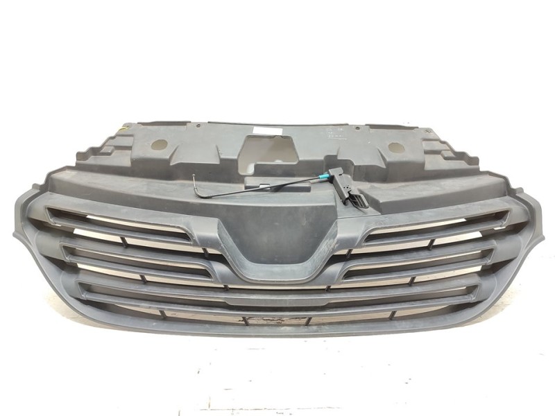 Recambio de rejilla delantera para renault trafic furgón l1h1 2,9t referencia OEM IAM 623108673R  