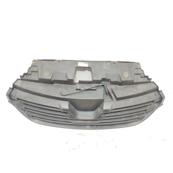 Recambio de rejilla delantera para renault trafic furgón l1h1 2,9t referencia OEM IAM 623108673R  