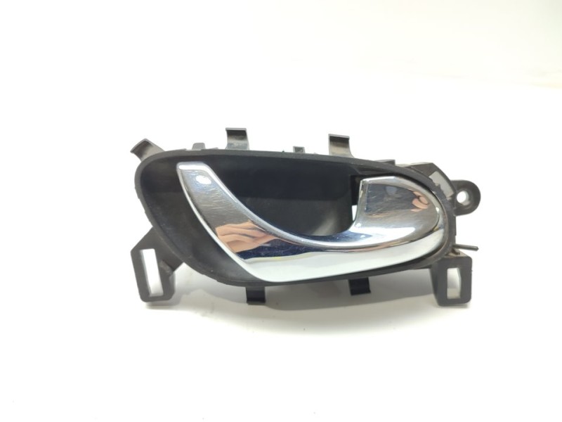 Recambio de maneta interior delantera derecha para nissan qashqai (j11) 360 referencia OEM IAM 826704EA0A  