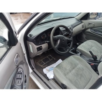 nissan almera tino (v10m) del año 2001