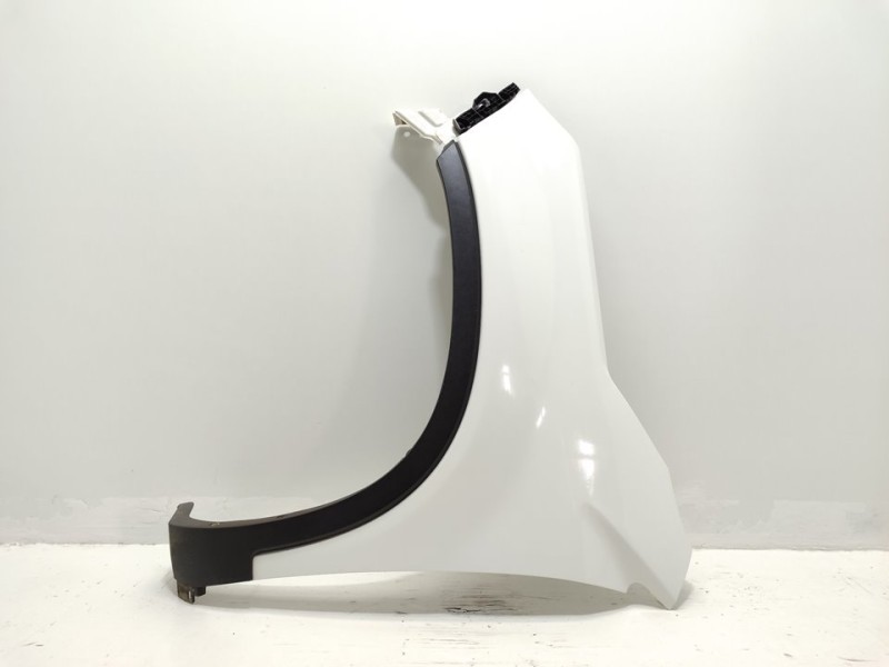 Recambio de aleta delantera izquierda para kia sorento emotion 4wd referencia OEM IAM 663112P020  