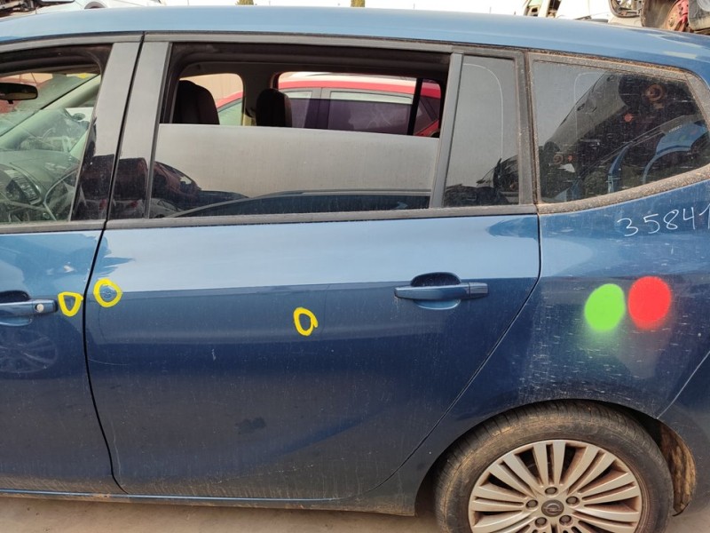 Recambio de puerta trasera izquierda para opel zafira tourer selective referencia OEM IAM 13355182  