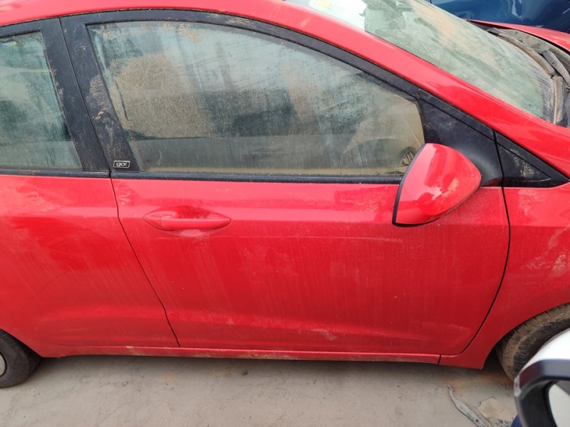 Recambio de puerta delantera derecha para hyundai i10 tecno bluedrive referencia OEM IAM 76004B9001  