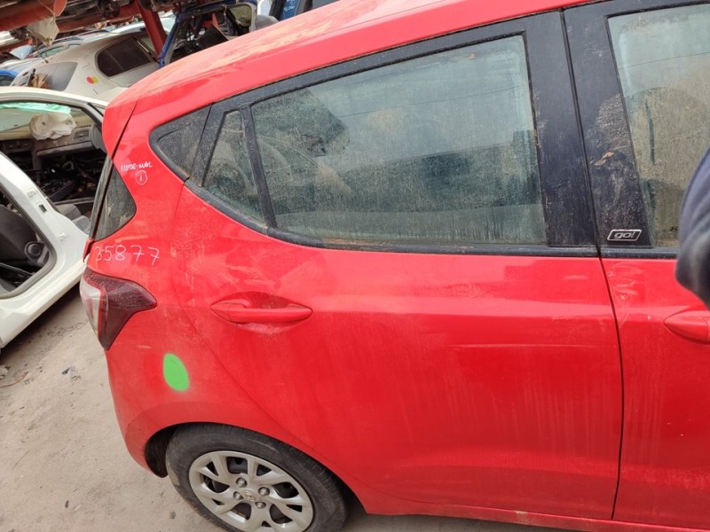 Recambio de puerta trasera derecha para hyundai i10 tecno bluedrive referencia OEM IAM 77004B9001  
