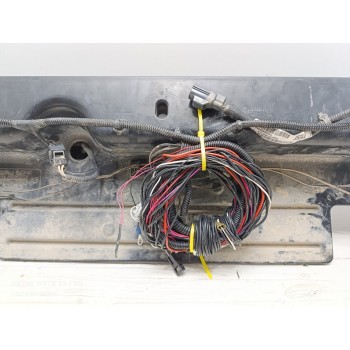 Recambio de paragolpes trasero para jeep wrangler / wrangler unlimited sahara referencia OEM IAM 1BD25RXFAA  