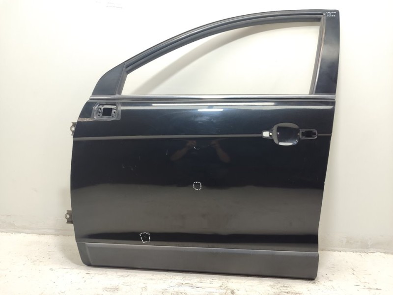 Recambio de puerta delantera izquierda para chevrolet captiva 3.2 v6 ltx referencia OEM IAM 42352069 M 