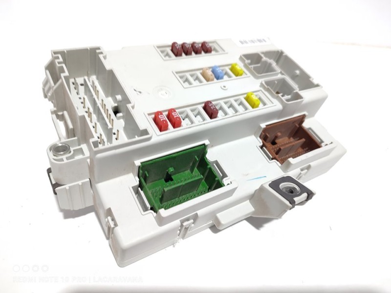 Recambio de caja reles / fusibles para jeep cherokee limited 4wd referencia OEM IAM P68236668AF  