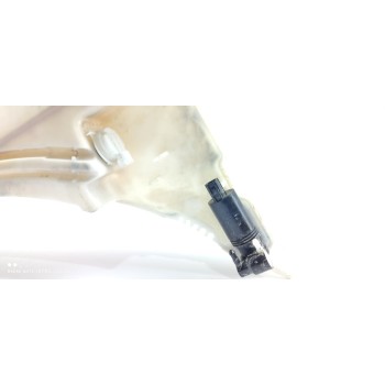 Recambio de deposito limpia para land rover range rover evoque evoque hse referencia OEM IAM K8D217B613B  