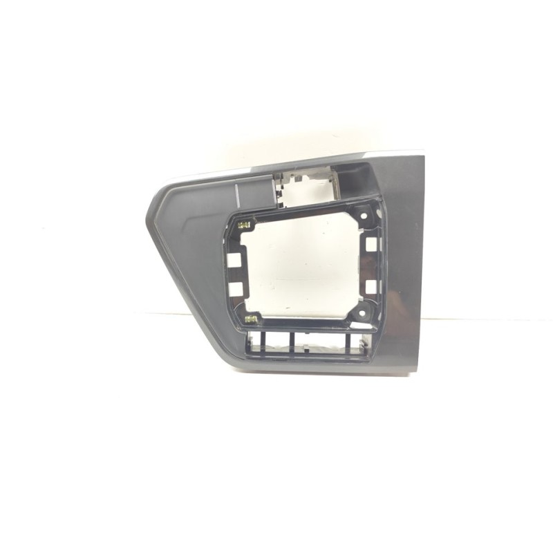 Recambio de moldura para volkswagen tiguan sport bmt referencia OEM IAM 5NB864263F  