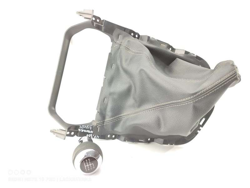 Recambio de guarnecidos palanca cambio para nissan np300 pick-up (d23) acenta double cab 4x4 referencia OEM IAM 969354KJ1A  