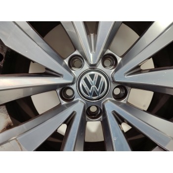 Recambio de llanta para volkswagen t-roc advance referencia OEM IAM 2GA601025B  