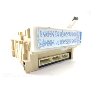 Recambio de caja reles / fusibles para toyota rav 4 active referencia OEM IAM 8273042750B  