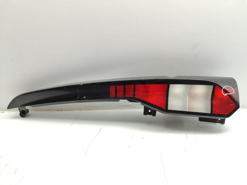 Recambio de piloto trasero derecho para volkswagen caddy furgón/kombi furgón bmt referencia OEM IAM 2K7945096  