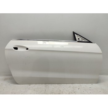 PUERTA DELANTERA DERECHA A2077200205 