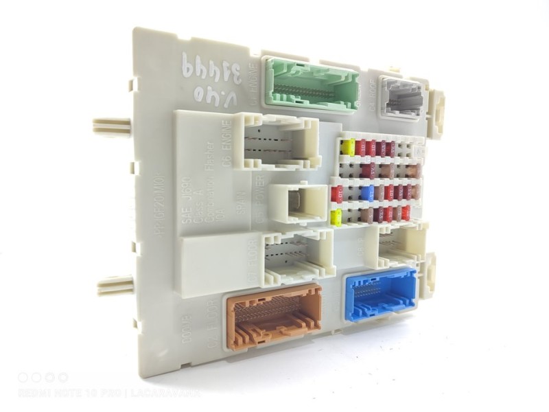 Recambio de caja reles / fusibles para volvo v40 básico referencia OEM IAM 31453131  