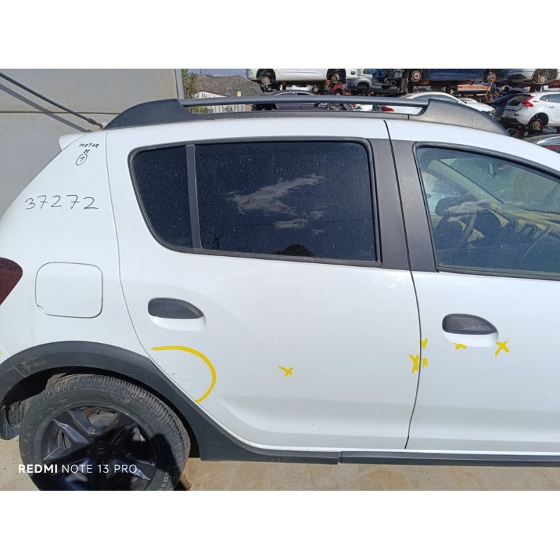 Recambio de puerta trasera derecha para dacia sandero stepway referencia OEM IAM 821002434R  