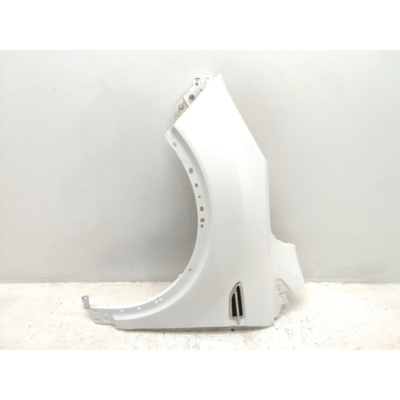 Recambio de aleta delantera izquierda para ford kuga (cbs) trend referencia OEM IAM GV4116006AD  