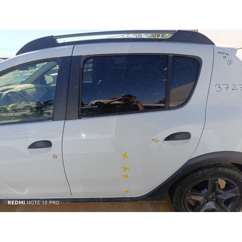 Recambio de puerta trasera izquierda para dacia sandero stepway referencia OEM IAM 821017625R  