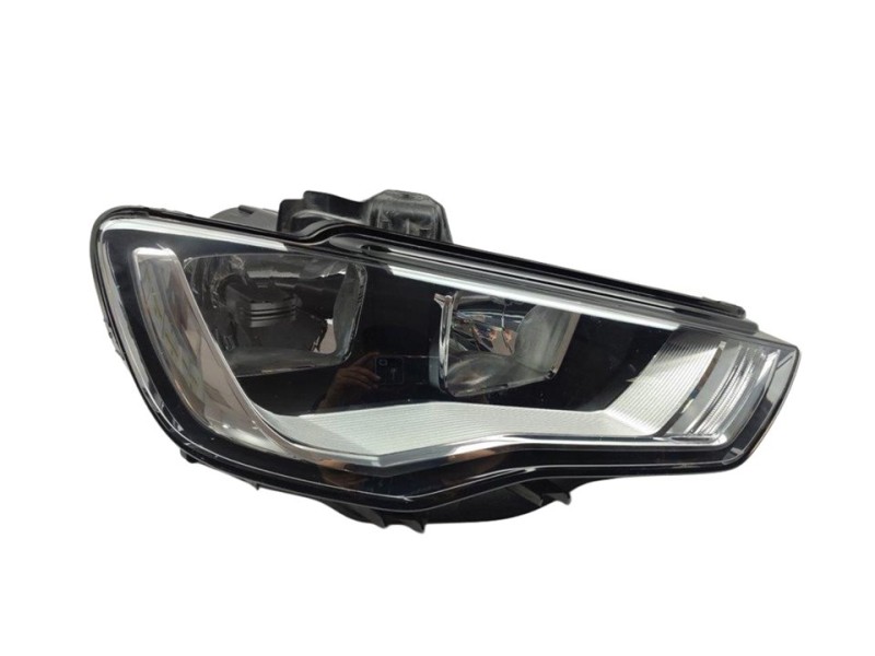 Recambio de faro derecho para audi a3 sportback (8va) ambition referencia OEM IAM 8V0941004  