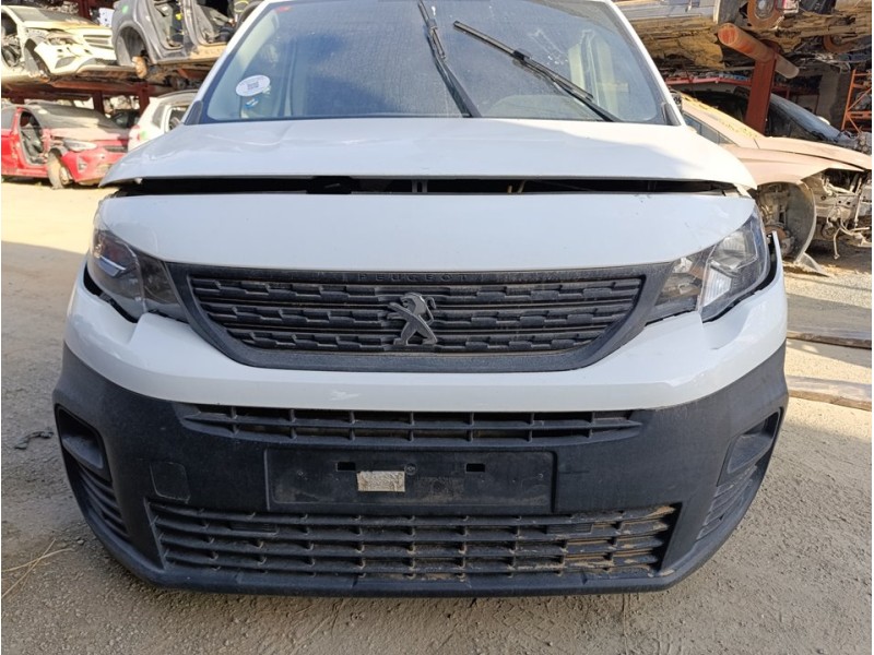 Recambio de paragolpes delantero para peugeot partner pro l2 referencia OEM IAM 1632654680  