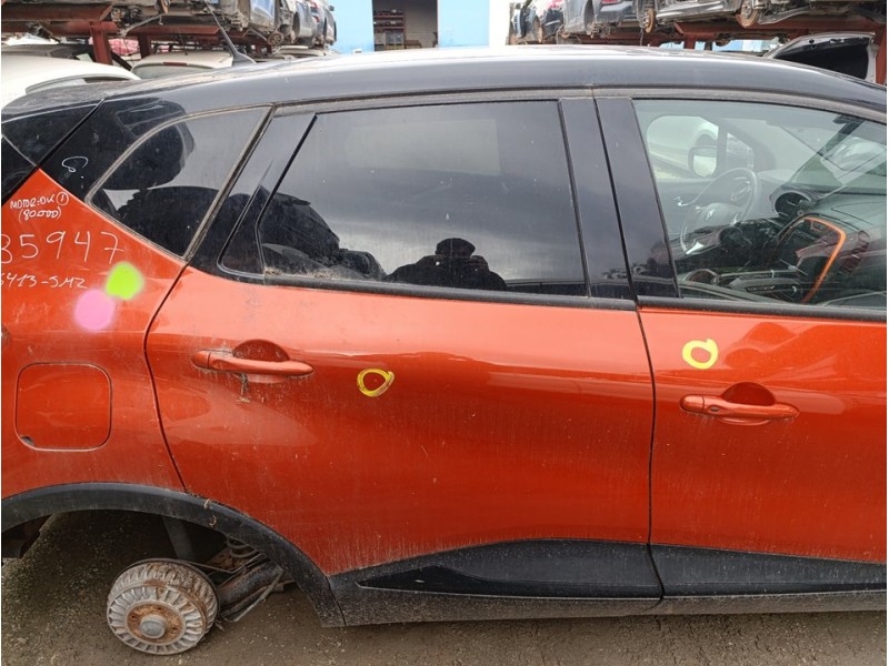 Recambio de puerta trasera derecha para renault captur expression referencia OEM IAM 821004271R  