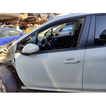 Recambio de puerta delantera izquierda para peugeot 208 style referencia OEM IAM 9807820780  