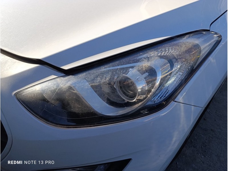 Recambio de faro izquierdo para hyundai i30 cw cruise bluedrive referencia OEM IAM 92101A6060  