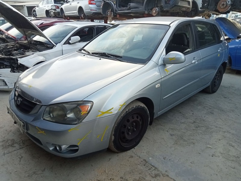 kia cerato i hatchback (ld) del año 2004