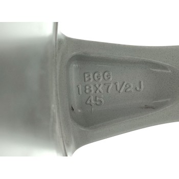 Recambio de llanta para toyota rav 4 advance hybrid referencia OEM IAM 4261A42060  