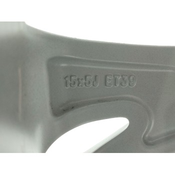 Recambio de llanta para toyota yaris active referencia OEM IAM 426110DG70  