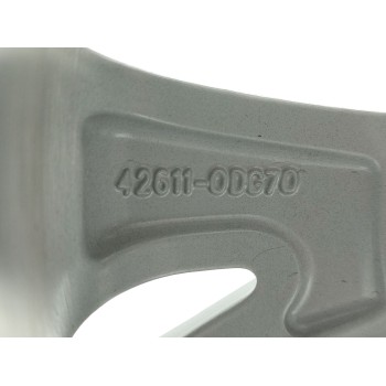 Recambio de llanta para toyota yaris active referencia OEM IAM 426110DG70  