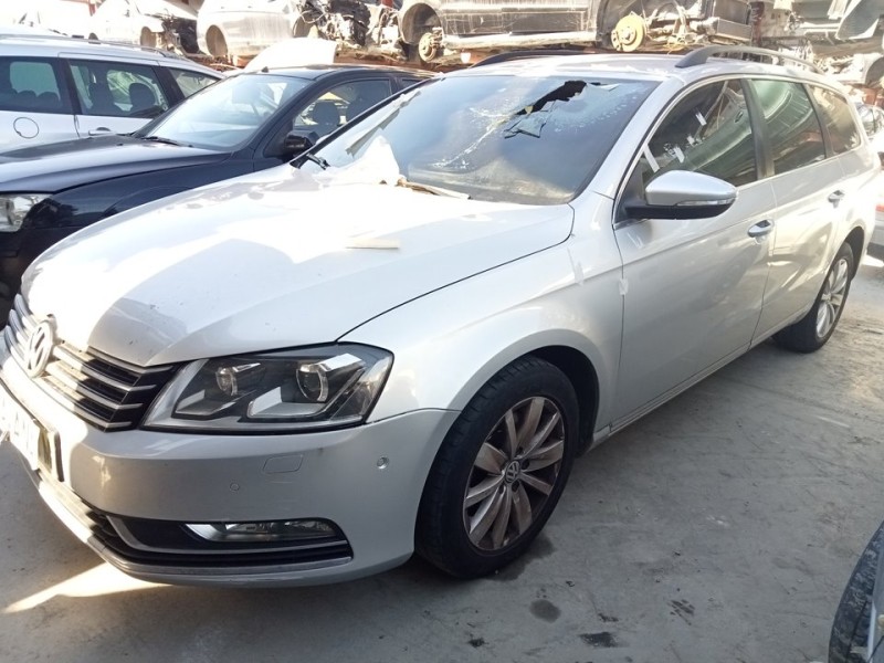 volkswagen passat variant (365) del año 2014