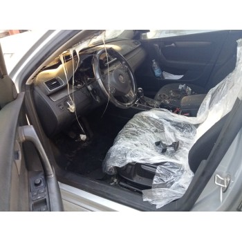 volkswagen passat variant (365) del año 2014