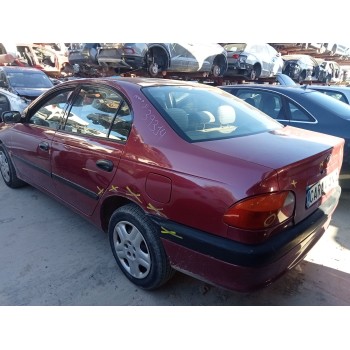 toyota avensis (_t22_) del año 2000