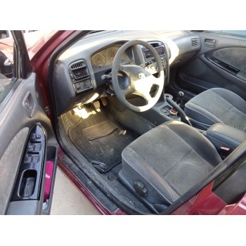 toyota avensis (_t22_) del año 2000