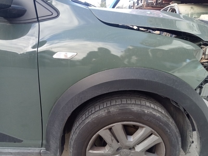 Recambio de aleta delantera derecha para dacia sandero iii 1.0 tce 90 referencia OEM IAM 631004264R  