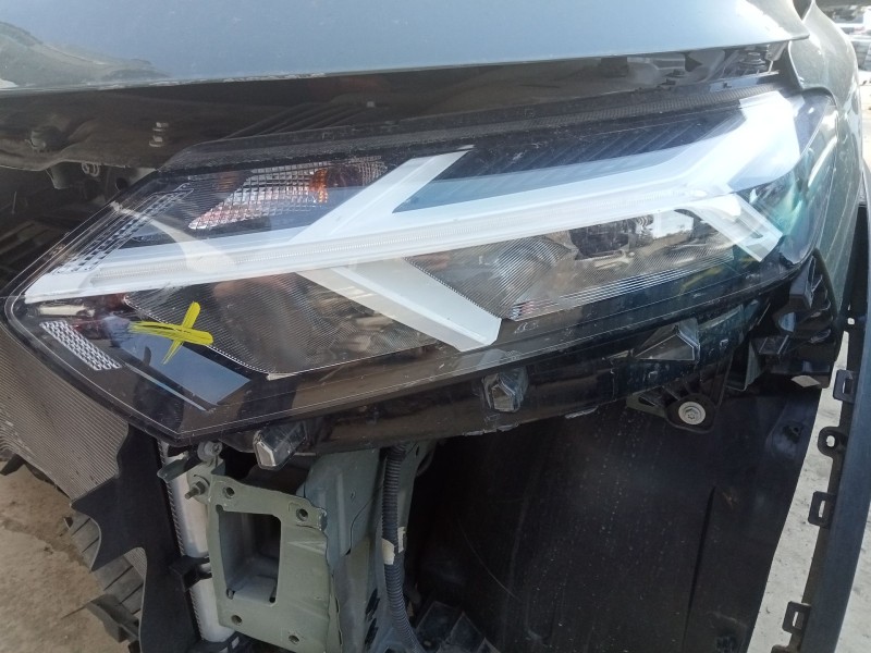 Recambio de faro izquierdo para dacia sandero iii 1.0 tce 90 referencia OEM IAM 260602561R  