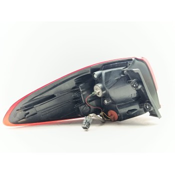 Recambio de piloto trasero derecho para kia carens iv 1.6 gdi referencia OEM IAM 92402A4020  