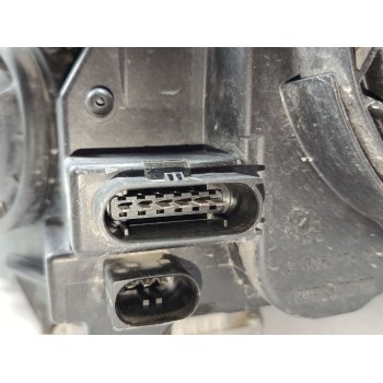 Recambio de faro derecho para mercedes-benz clase b (w245) 200 cdi (245.208) referencia OEM IAM A1698208461  