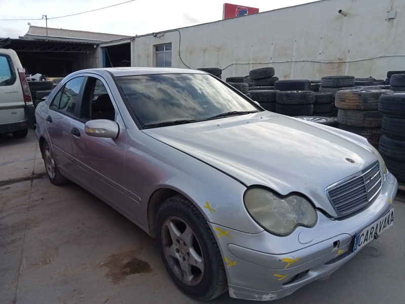 mercedes-benz clase c (w203) del año 2001