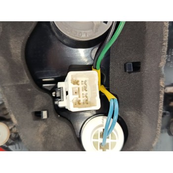 Recambio de piloto trasero izquierdo interior para kia carens iv 1.6 gdi referencia OEM IAM 92403A4020  