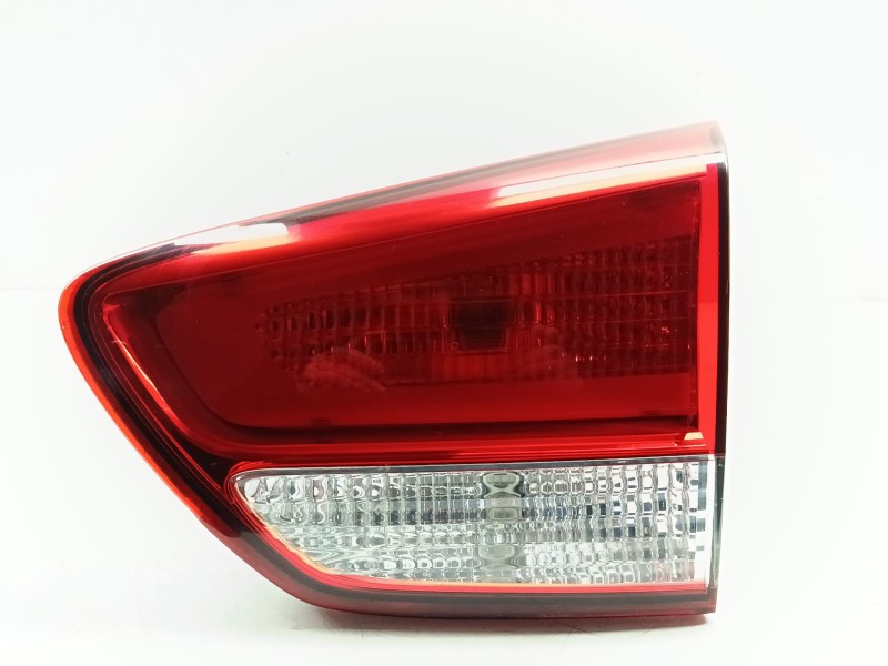 Recambio de piloto trasero derecho interior para kia carens iv 1.6 gdi referencia OEM IAM 92404A4020  